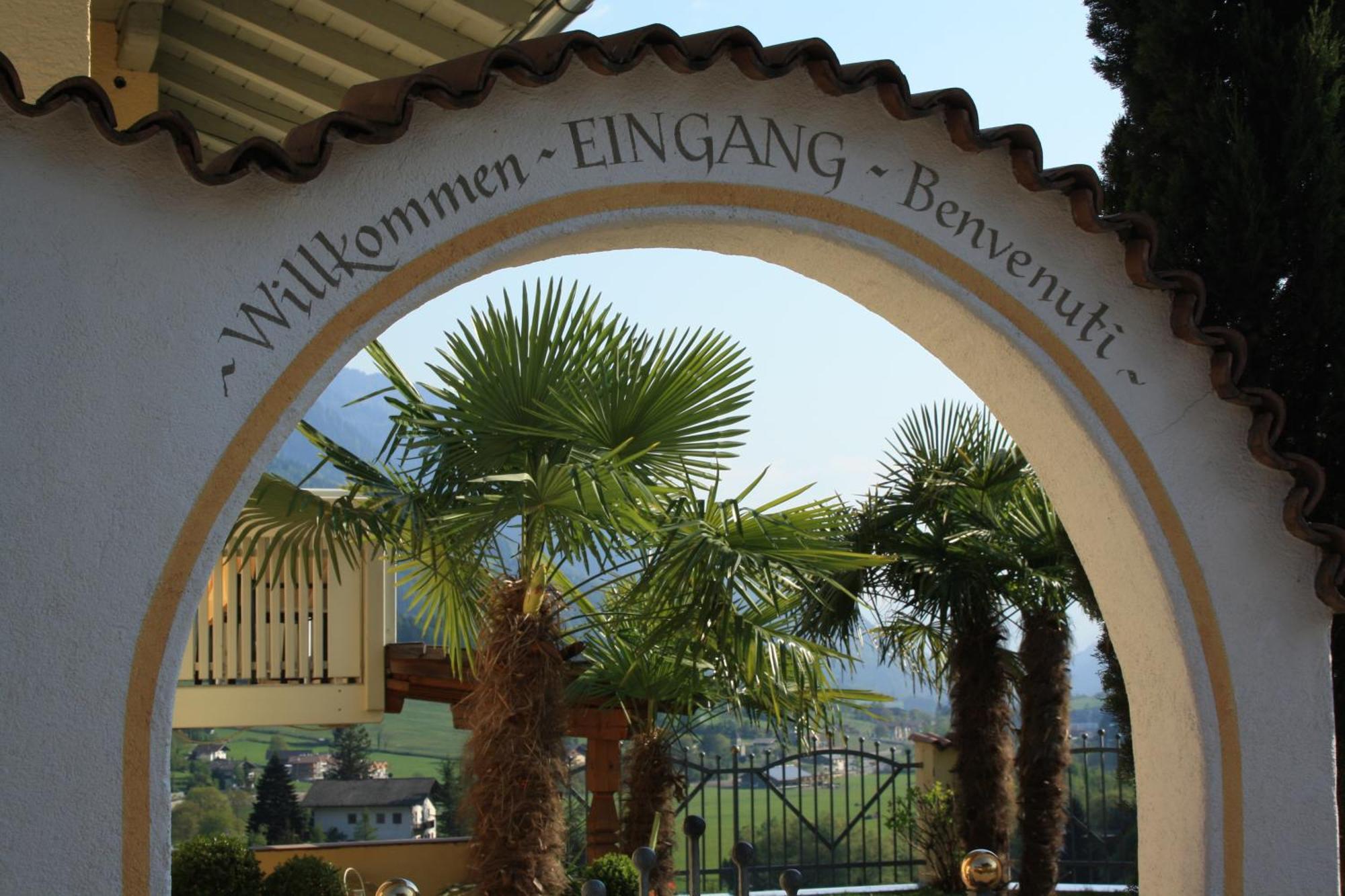 Residence Koenigsrainer 帕西里亚-圣莱昂纳多 外观 照片